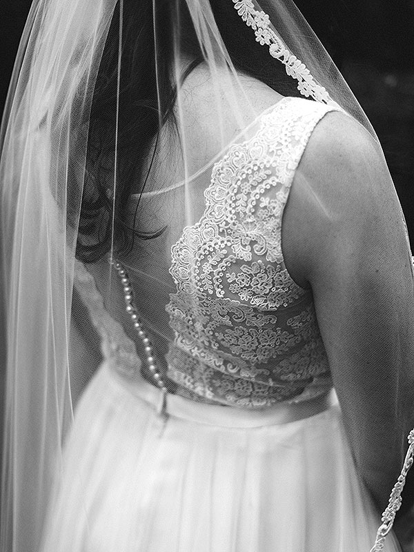Lace wedding dress. Autumn Cutaia photography.